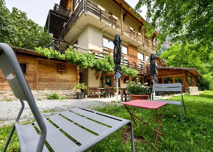 Hotel Restaurant Gites Les 5 Saisons Freissinieres photo