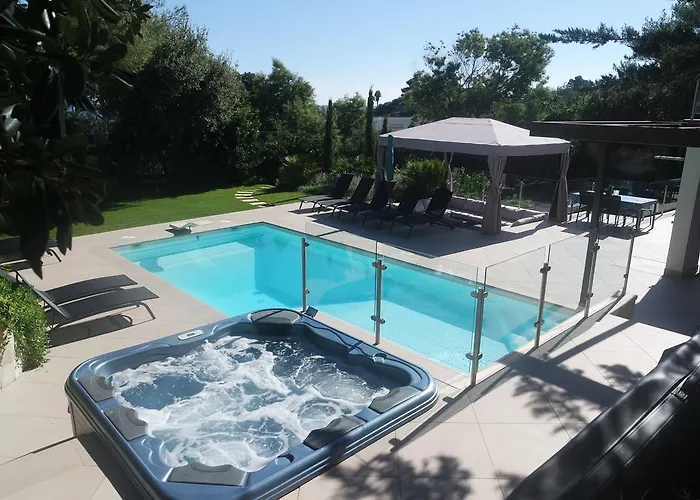 Villa Perle De La Mer Saint Aygulf photo