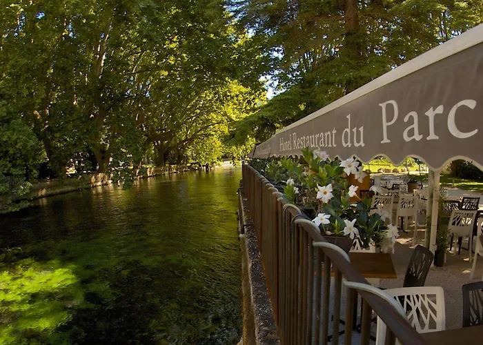Hotel Restaurant Du Parc En Bord De Riviere Fontaine-de-Vaucluse photo