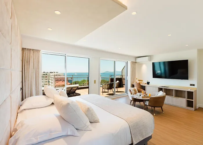 Hotel Helios Juan-les-Pins photo