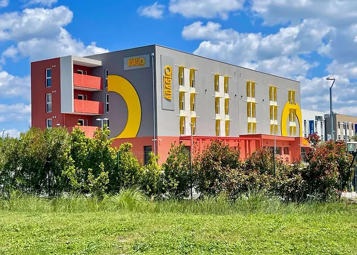 Aparthotel Adagio Access Porte De Camargue Saint-Martin-de-Crau photo