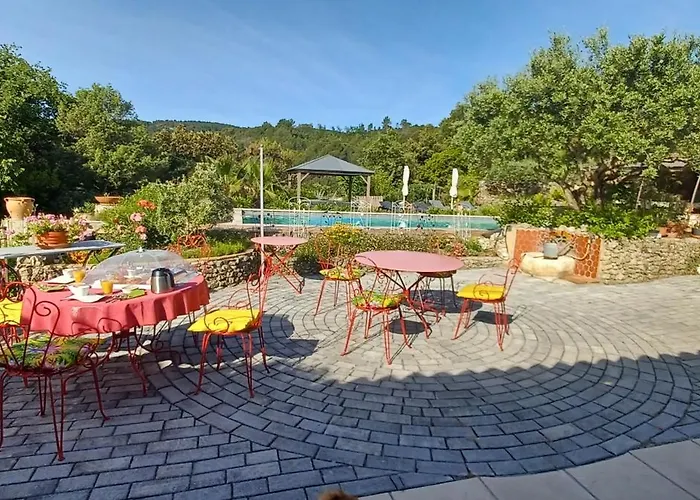 Lou Viei Jas Bed & Breakfast Figanieres photo