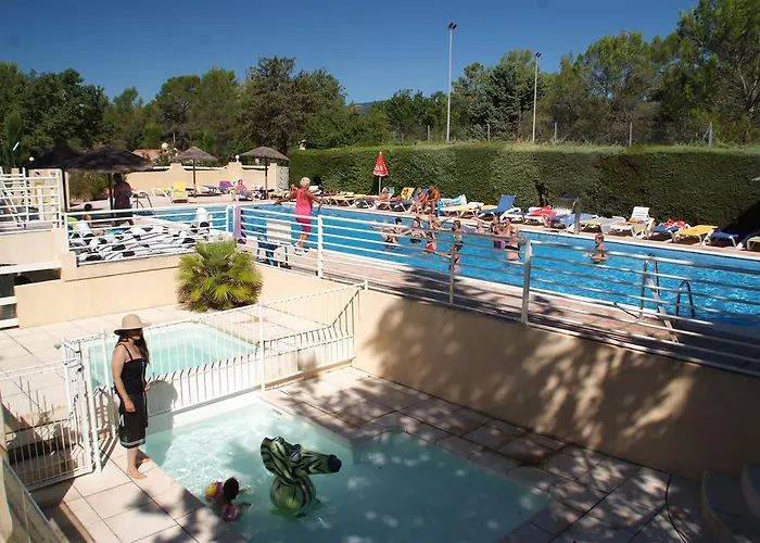 Camping Le Parc Saint-Paul-en-Foret photo