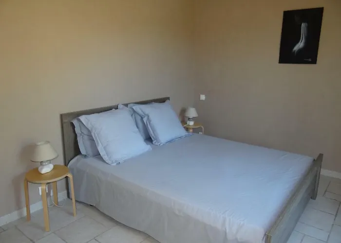 Campagne Ceres Bed & Breakfast Le Puy-Sainte-Reparade photo
